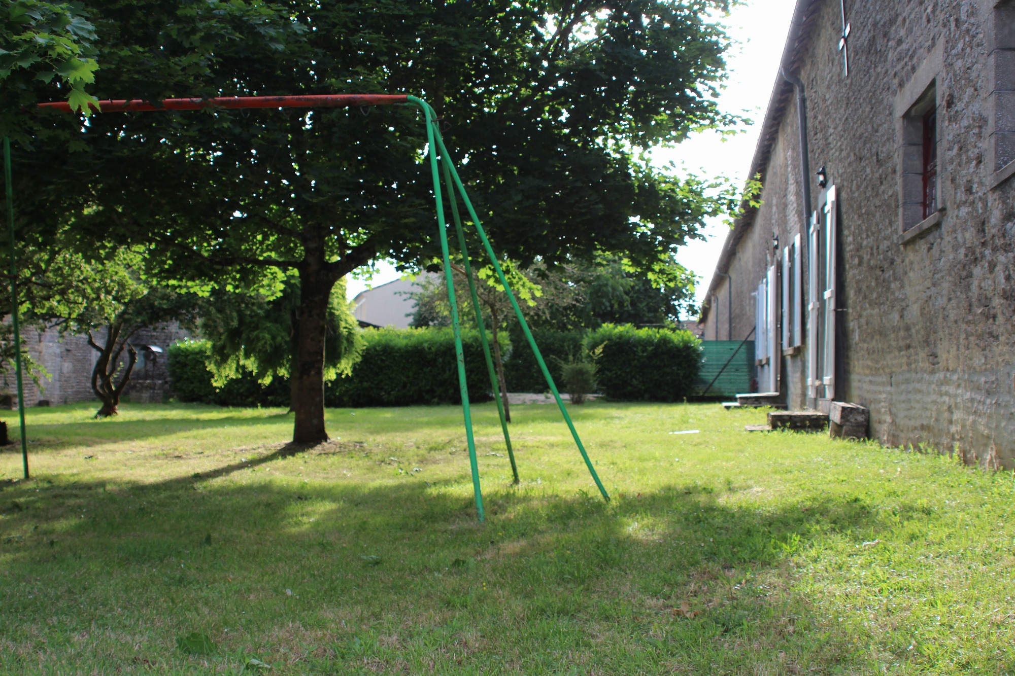 Portique dans le jardin privatif
