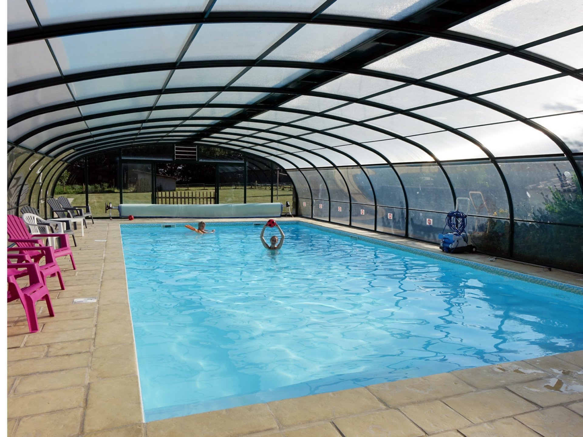 Piscine couverte et chauffée