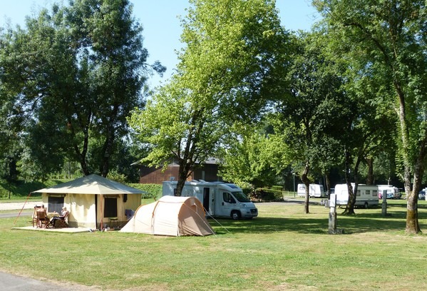 Emplacement  du camping municipal Les Platanes