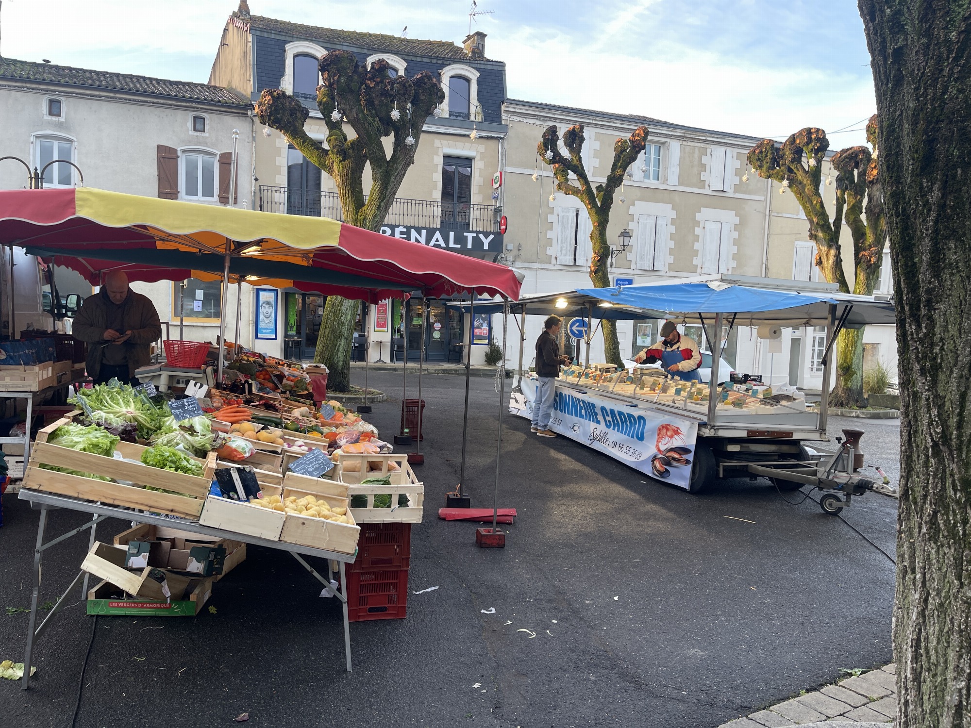 Marché hebdomadaire de Mansle les Fontaines