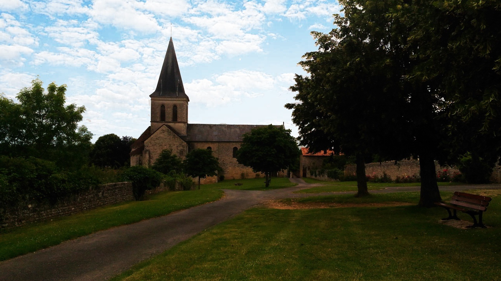 Eglise romane de Verteuil-sur-Charenteen Nord Charente