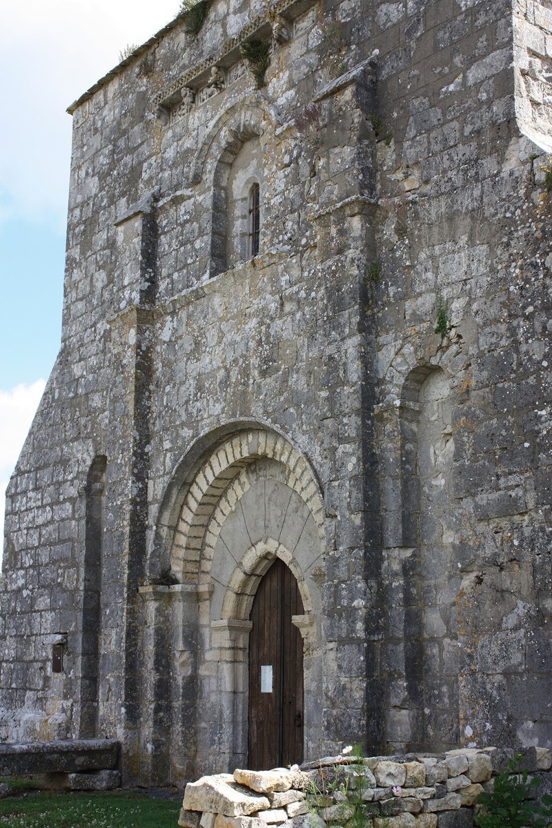 Eglise prieurale Saint-Martin de Ventouse, en Nord Charente