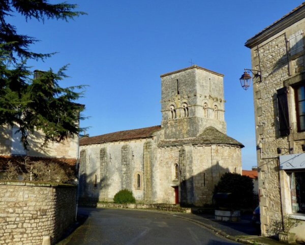 Eglise Saint-Michel à Val-De-Bonnieure, en Nord Charente