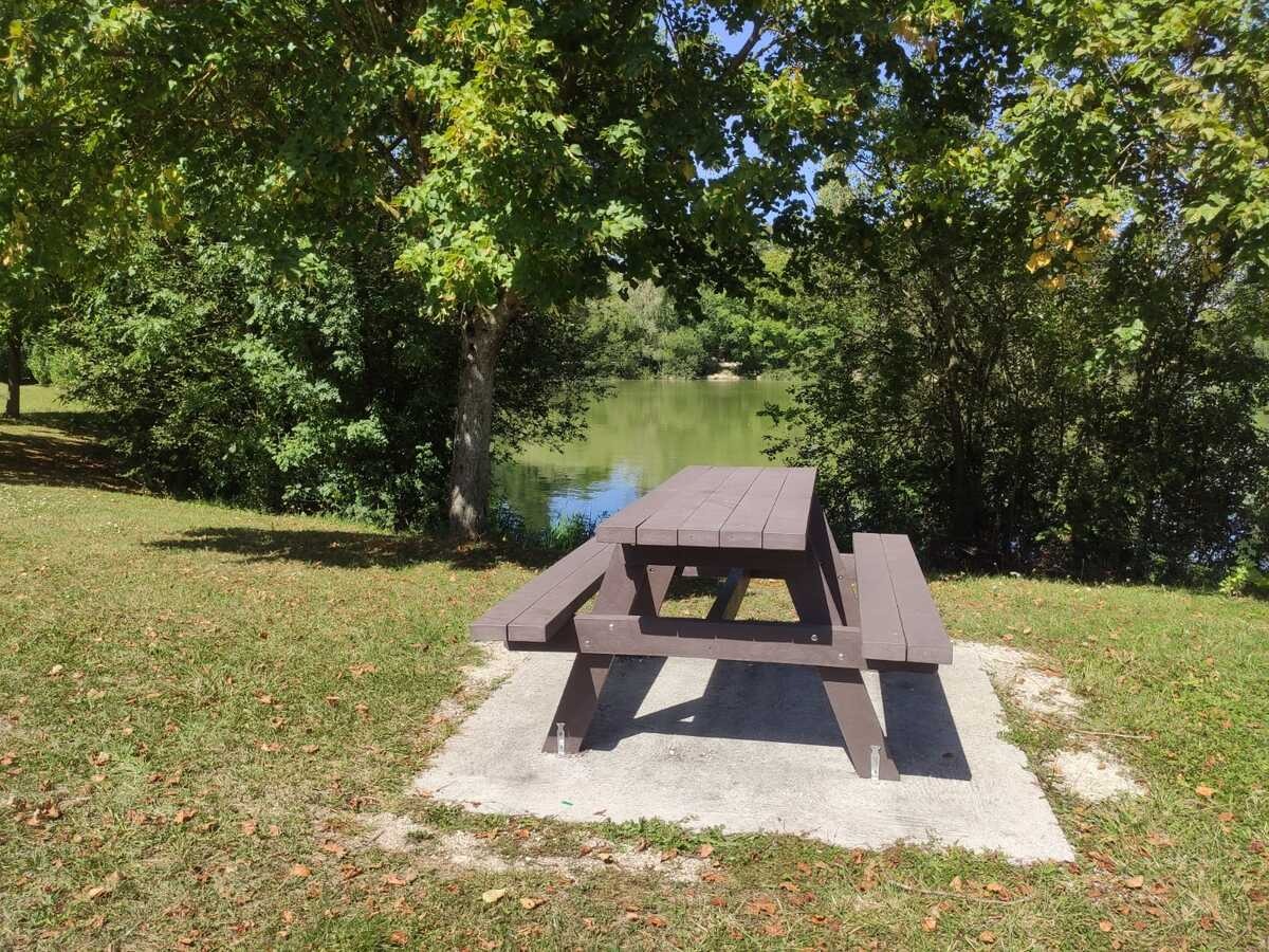 Aire de Pique nique de Villefagnan, en Nord Charente