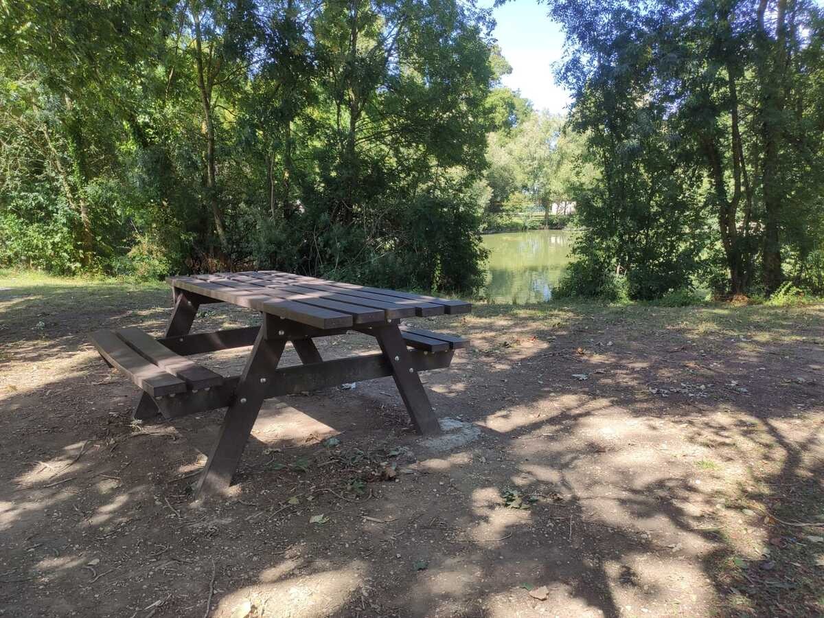 Aire de Pique nique de Villefagnan, en Nord Charente
