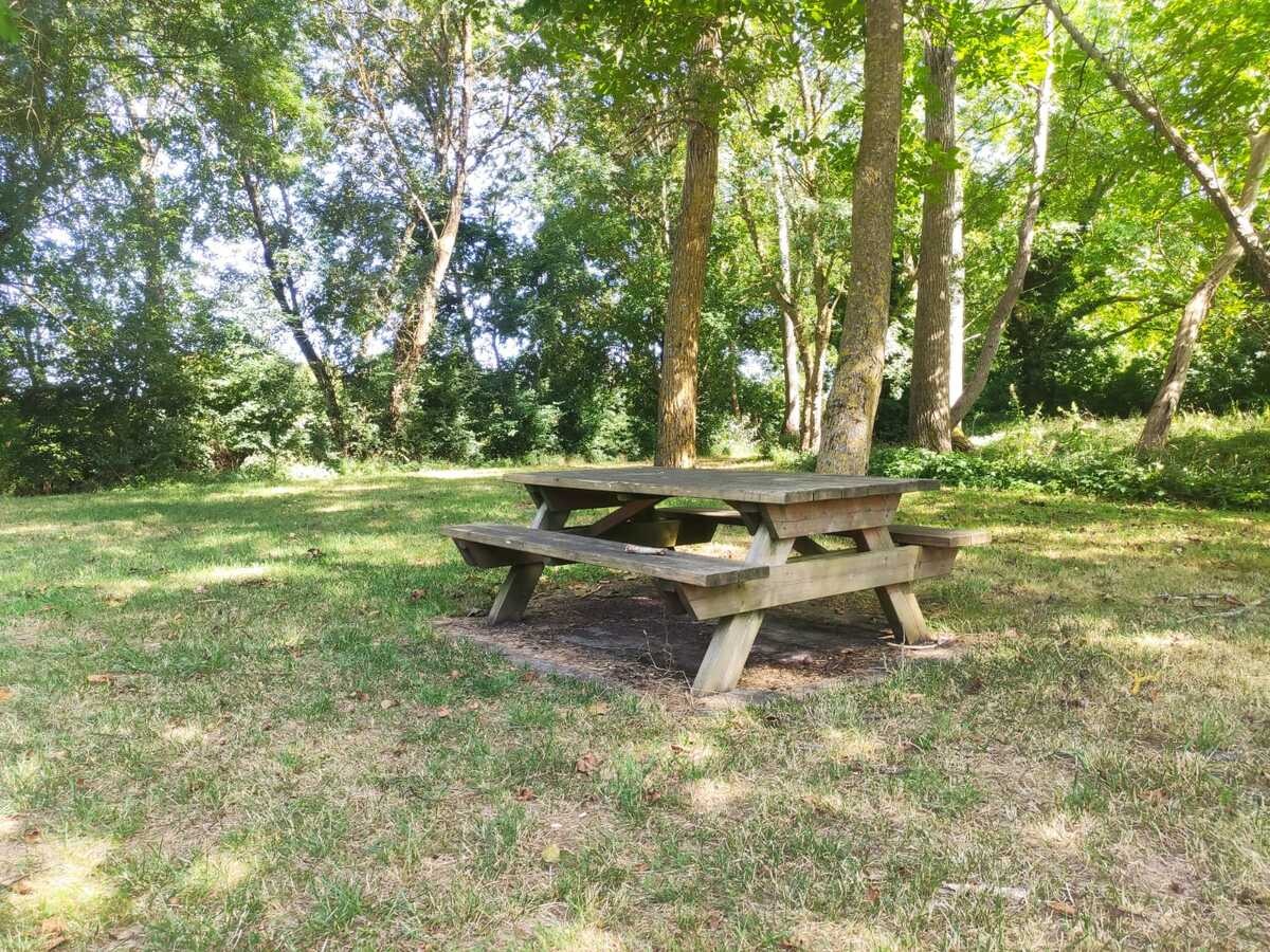 Aire de Pique nique de Longré, en Nord Charente