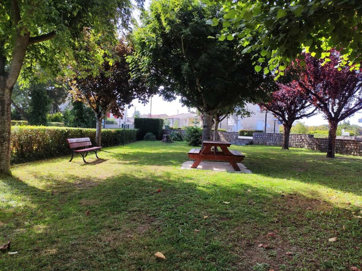Aire de Pique nique de Charmé, en Nord Charente