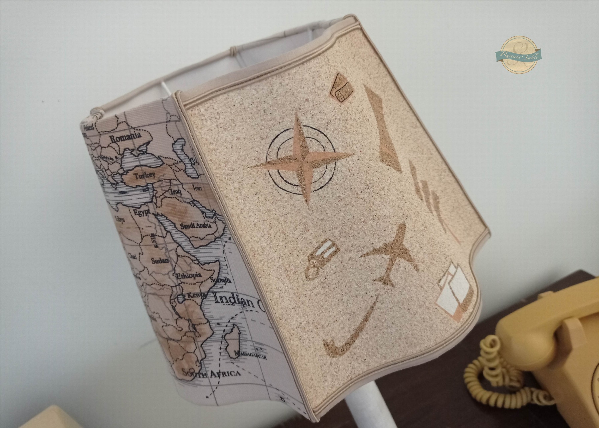 Exposition abat jour et objets déco en SABLE