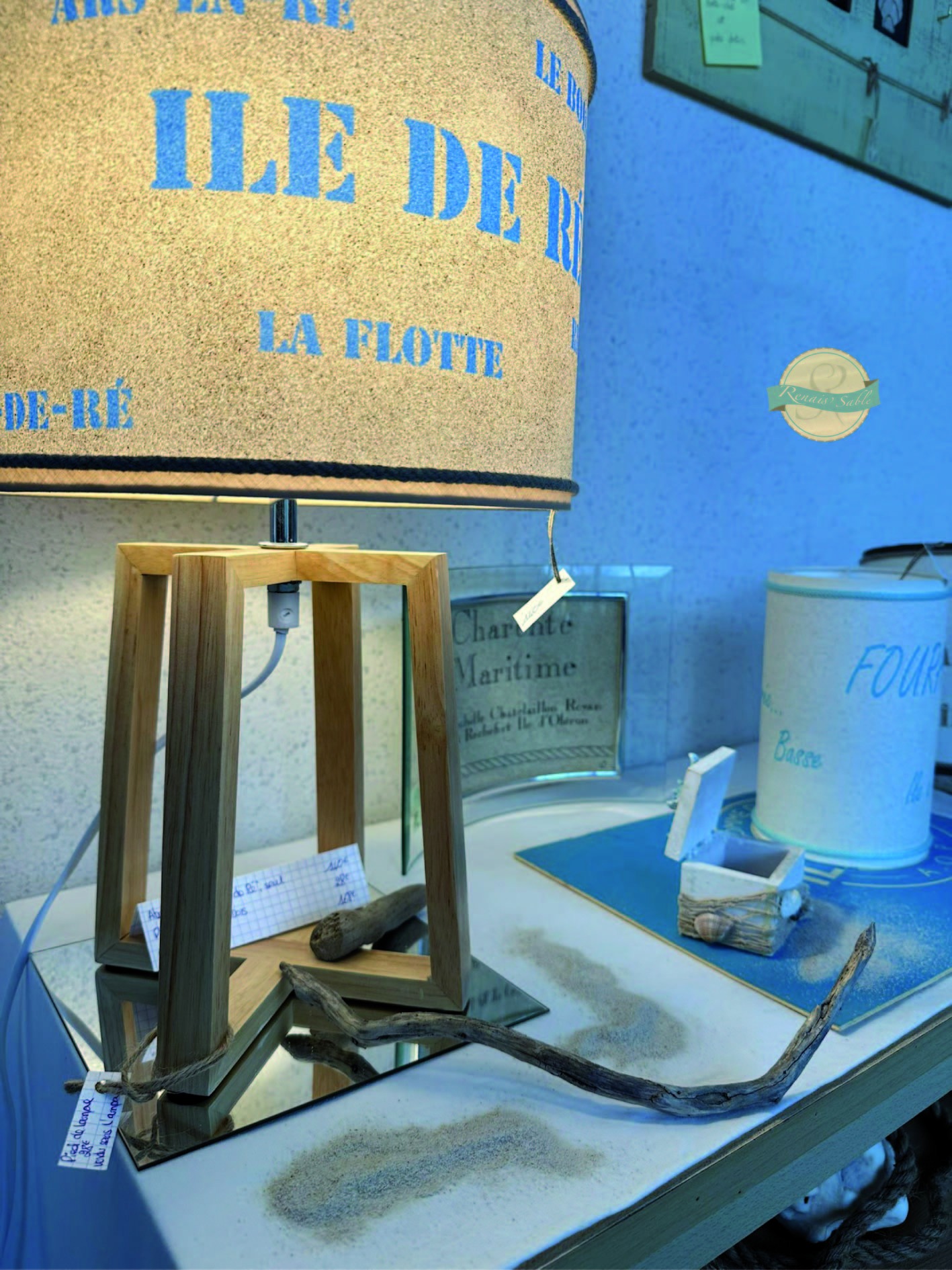 xposition abat jour et objets déco en SABLE