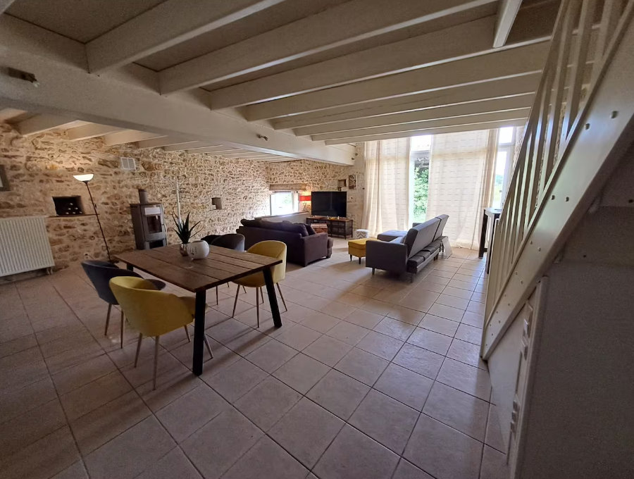 Salon, salle à manger, cuisine