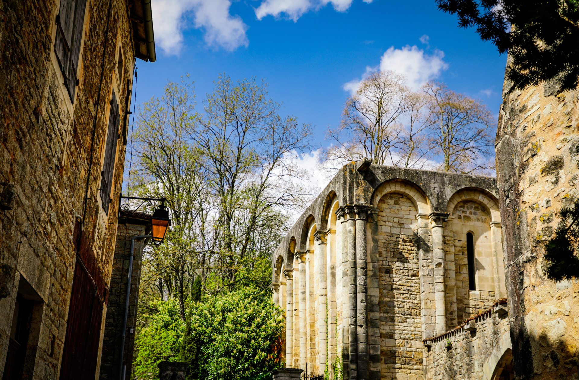 Entrée de l'Abbaye de Nanteuil-en-Vallée en Charente