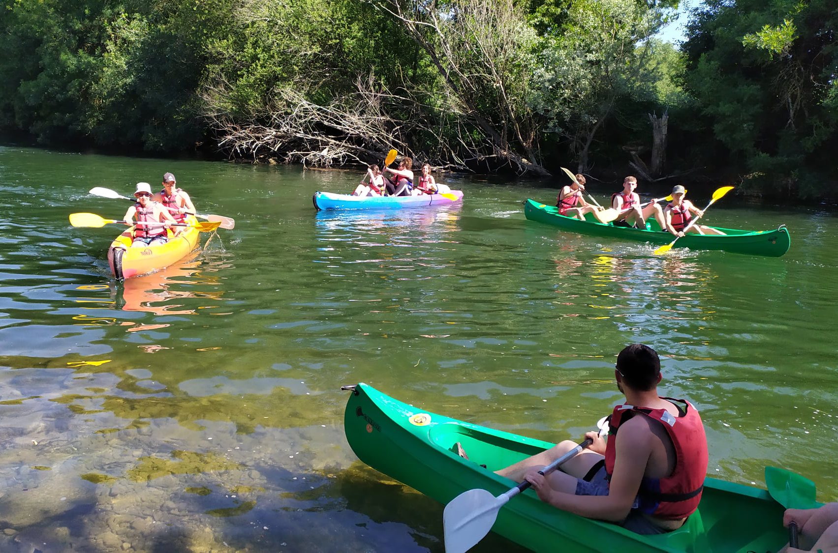 Groupe de canoë à Montignac-Charente