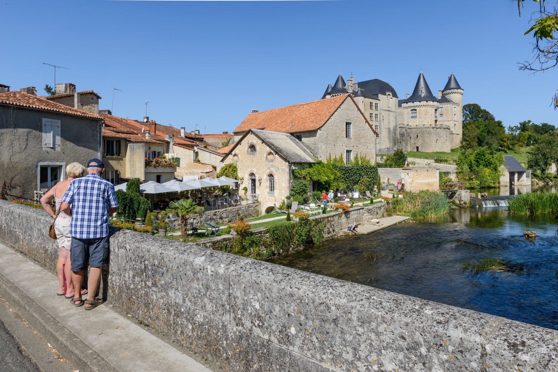 Vue du château et du Moulin de Verteuil-sur-Charente