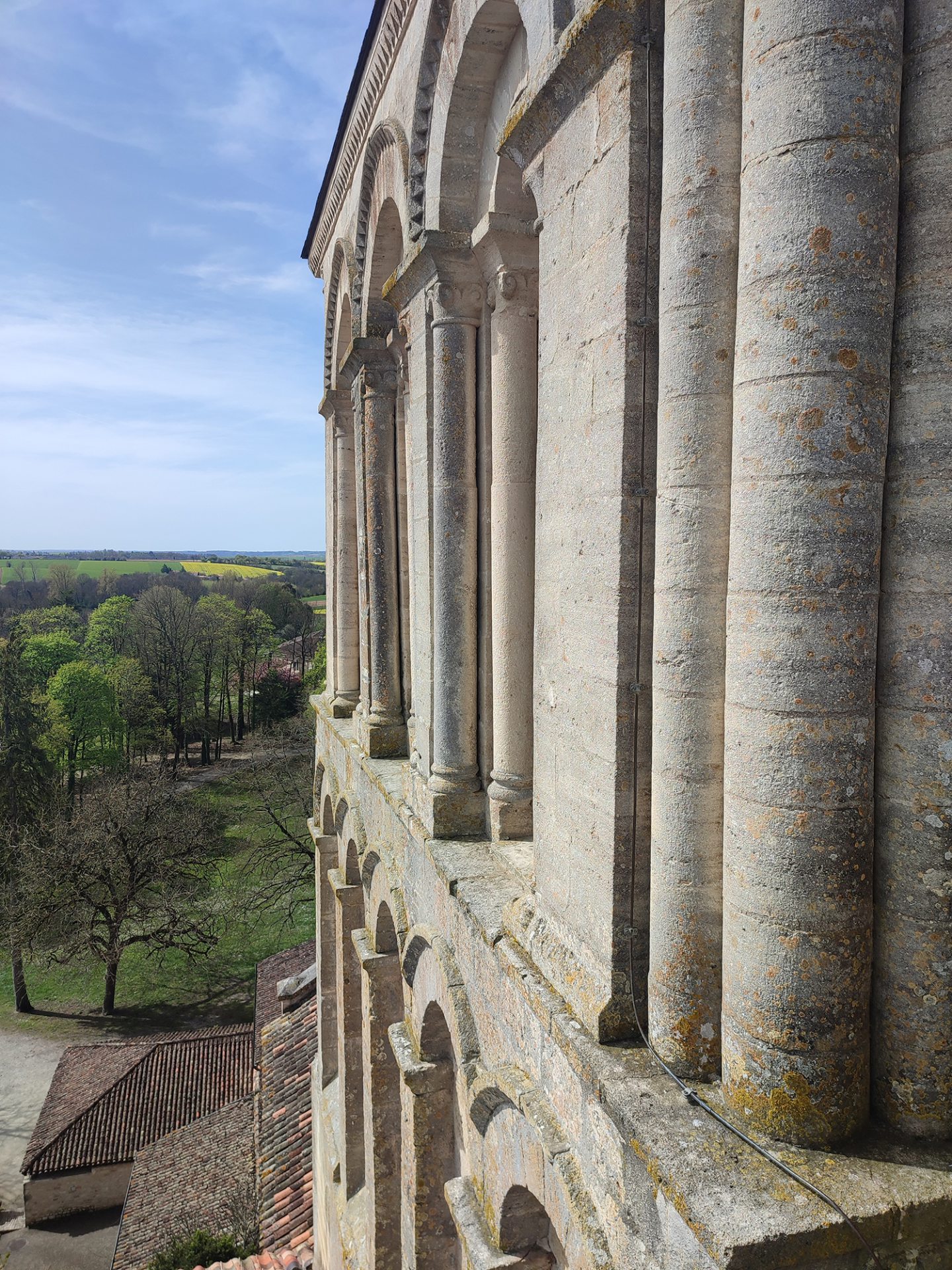 Vue du clocher de l'Abbaye de St Amant de Boixe en Charente