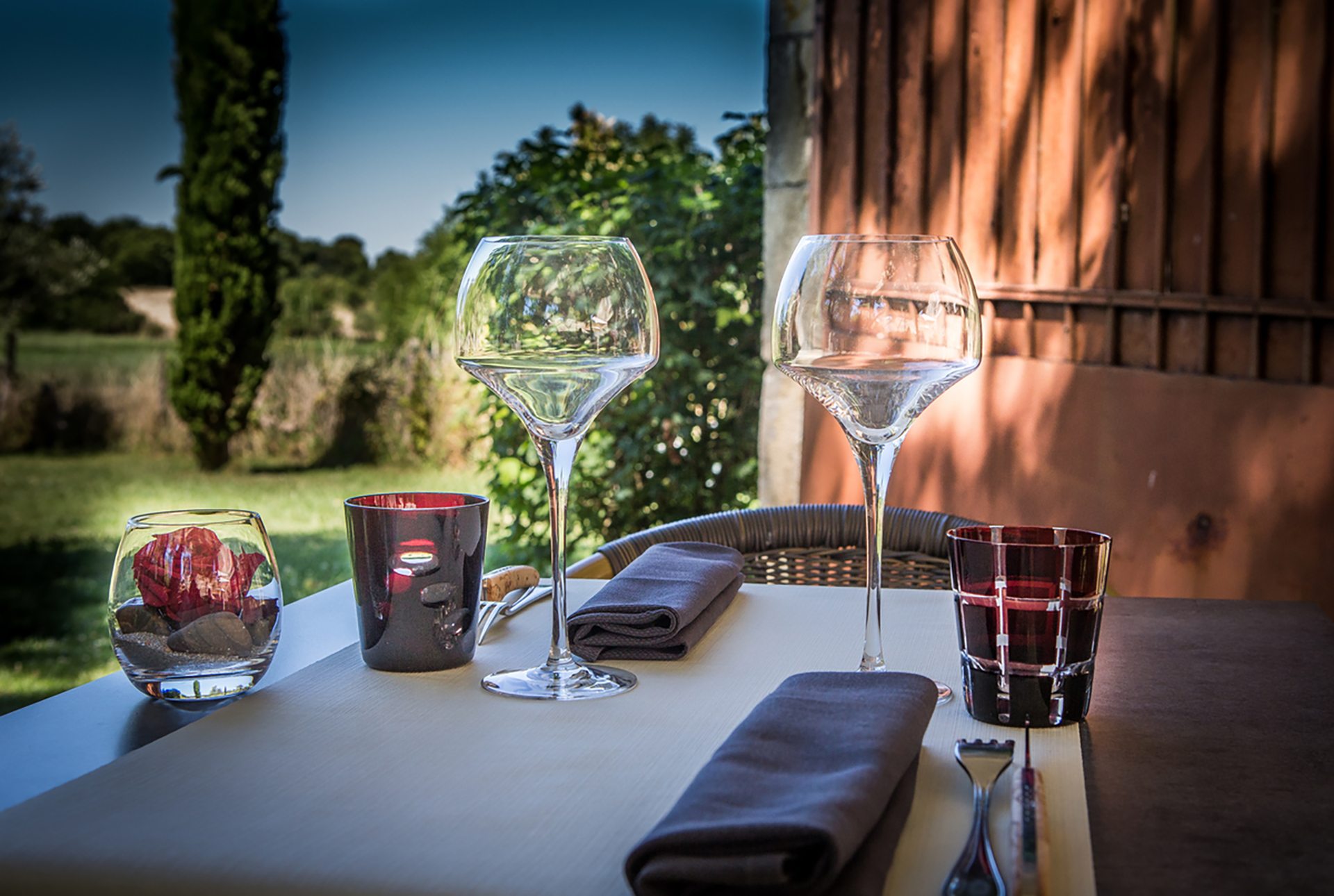 Terrasse du restaurant Le Compostelle à Tusson