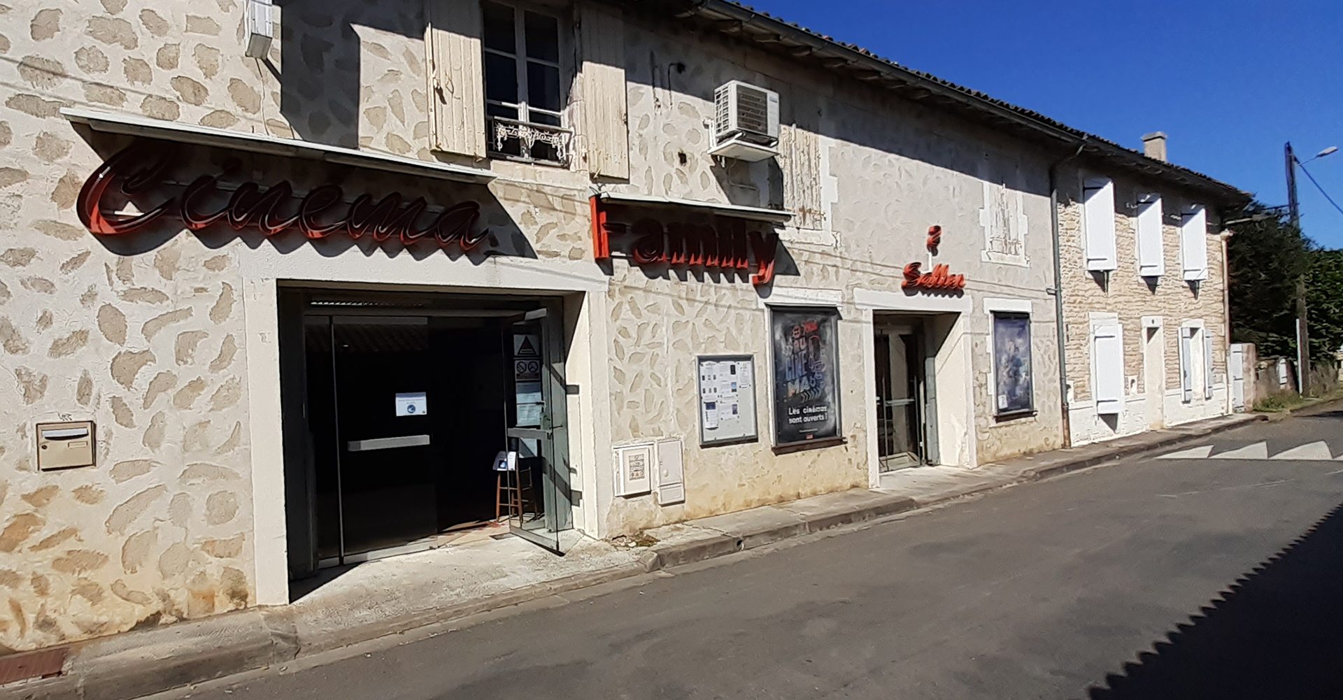 Façade du cinéma Family à Ruffec