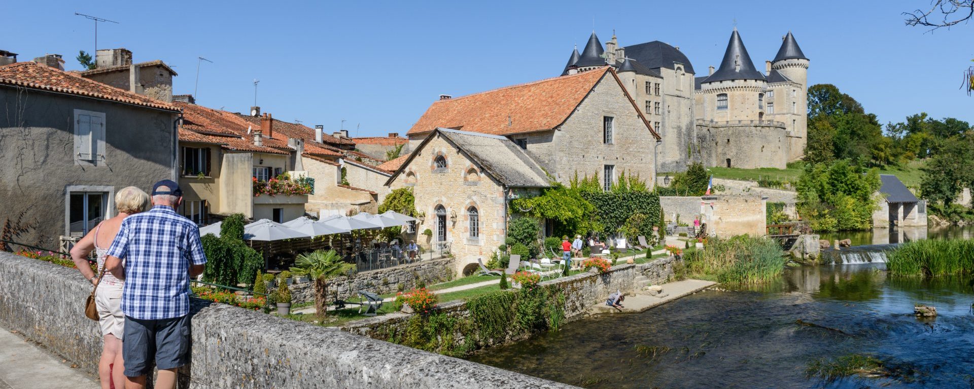 Vue du château et du Moulin de Verteuil-sur-Charente