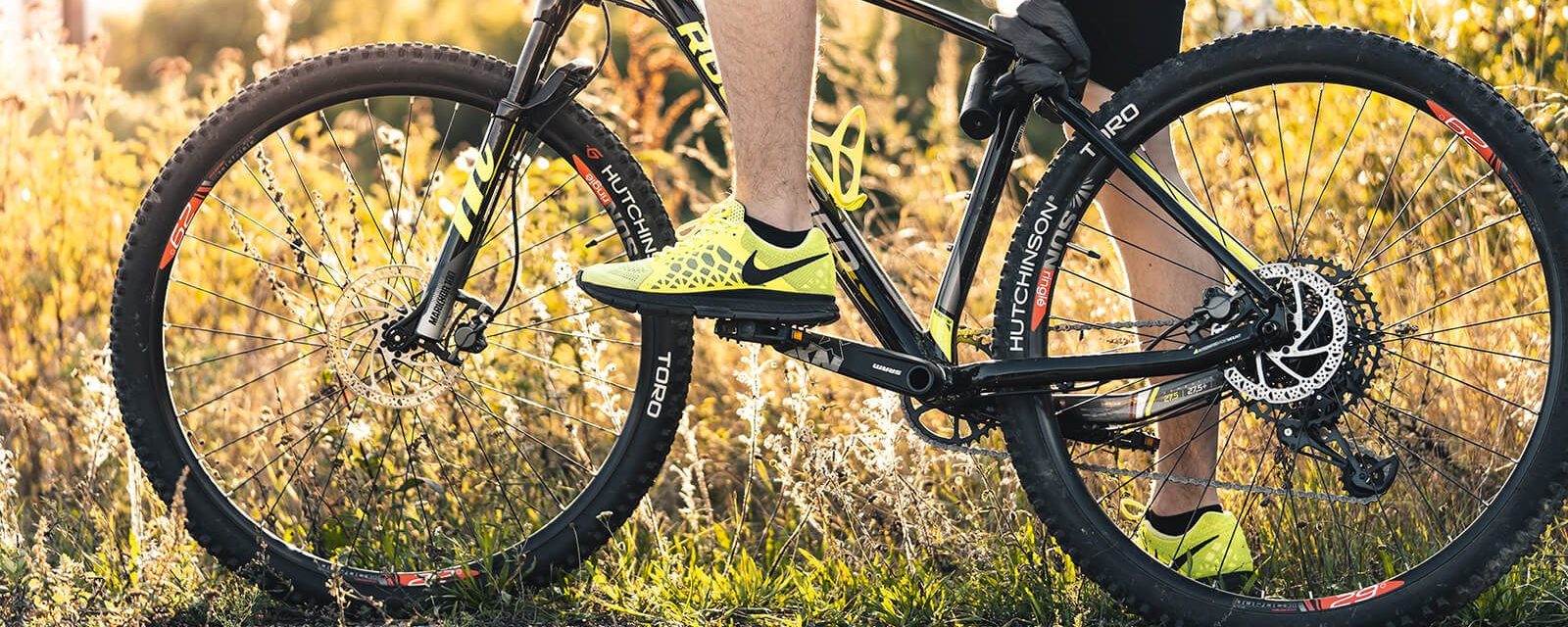 homme sur un vélo