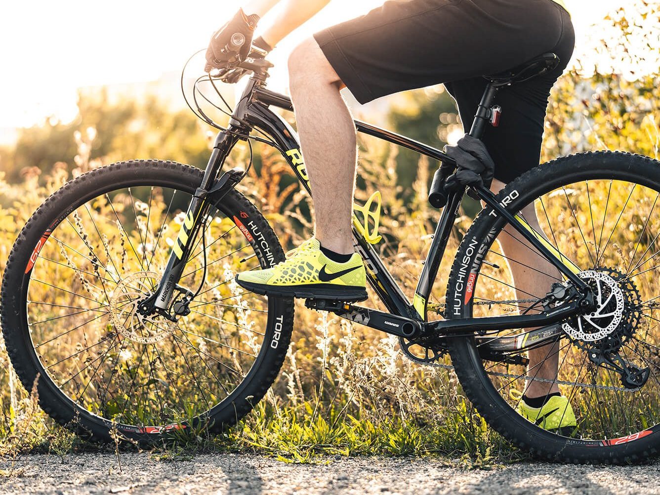 homme sur un vélo