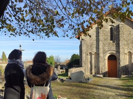 Ecoute du podcast sur l'église de la balade Nature et patrimoine de La Faye