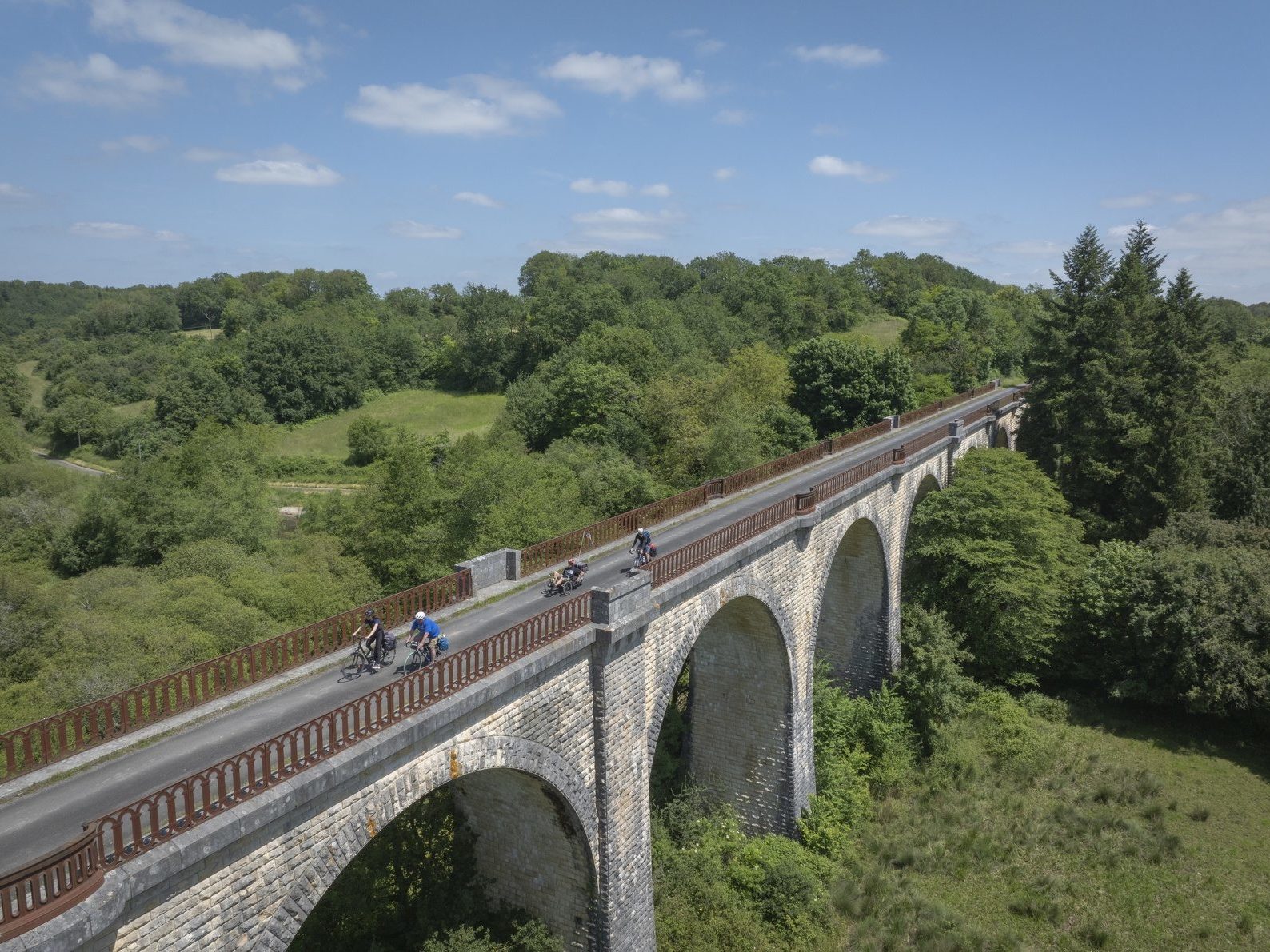 Viaduc Moulin Robin entre Nanteuil-en-Vallée et Champagne-Mouton