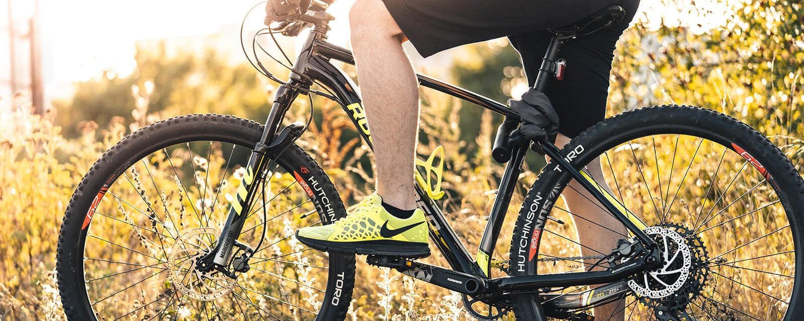 homme sur un vélo