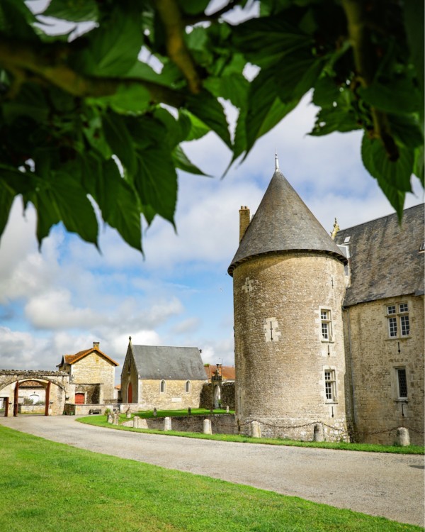 [Zoom sur le Château de Saveilles...